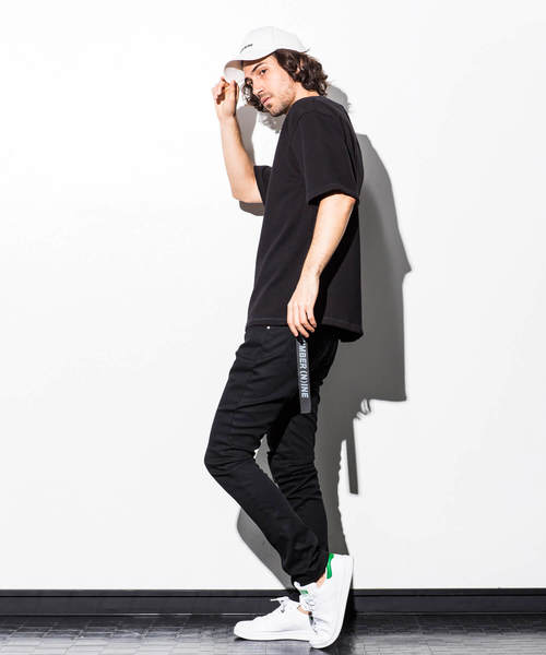 NUMBER (N)INE DENIM(ナンバーナインデニム)の「NUMBER (N)INE DENIM(ナンバーナインデニム)サイドテープ付フロントロゴビッグTシャツ(Tシャツ/カットソー・メンズ・ブラック/グレー/カーキ・SMALL/MEDIUM/LARGE)」の7枚目の写真