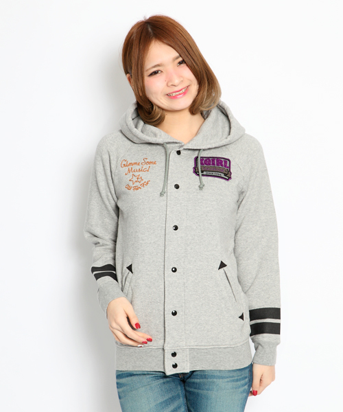 X-girl(エックスガール)の「PATCHED SWEAT JACKET(パーカー・レディース・アッシュグレー/グリーン/ネイビー・1/2)」の2枚目の写真