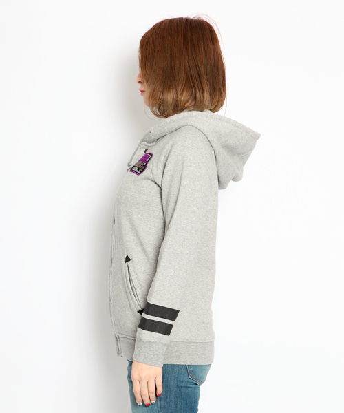 X-girl(エックスガール)の「PATCHED SWEAT JACKET(パーカー・レディース・アッシュグレー/グリーン/ネイビー・1/2)」の4枚目の写真