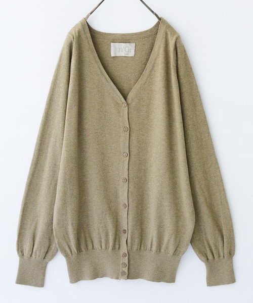 n'OrLABEL（ノアールレーベル）の「『シンプルVネックカーデ』（カーディガン/ボレロ・レディース・チャコールグレー/ブラック/アッシュブラウン/ネイビー/レッド/カーキ/杢グレー/グリーン系その他/ブルー系その他/レッド系その他/ロイヤルブルー/ワイン/ターメリック/コーラルピンク/オートミール/ブルー系その他2/スモークピンク/ライトブルー/イエロー/スカイブルー/オレンジ系その他/ラベンダー/マジェンタ/グレイッシュブルー・1/2）」の4枚目の写真