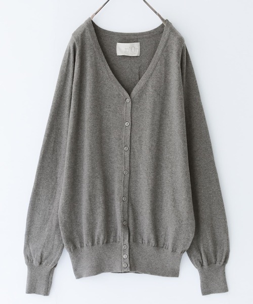 n'OrLABEL（ノアールレーベル）の「『シンプルVネックカーデ』（カーディガン/ボレロ・レディース・チャコールグレー/ブラック/アッシュブラウン/ネイビー/レッド/カーキ/杢グレー/グリーン系その他/ブルー系その他/レッド系その他/ロイヤルブルー/ワイン/ターメリック/コーラルピンク/オートミール/ブルー系その他2/スモークピンク/ライトブルー/イエロー/スカイブルー/オレンジ系その他/ラベンダー/マジェンタ/グレイッシュブルー・1/2）」の2枚目の写真