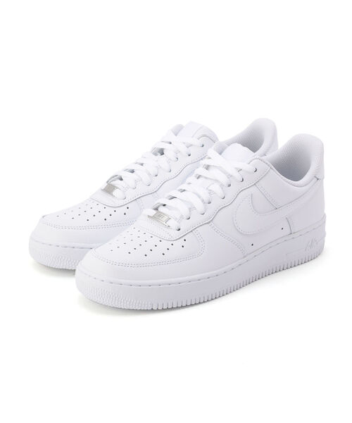 NIKE(ナイキ)の「NIKE: AIR FORCE 1 07(スニーカー・メンズ・ホワイト/ブラック・6/8/9/7)」の3枚目の写真