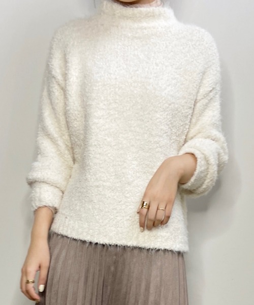 shopnikoniko(ショップニコニコ)の「フェザーモールモックネックニット(ニット/セーター・レディース・ブルー/グレイッシュベージュ/アイボリー/パープル・フリー)」の1枚目の写真