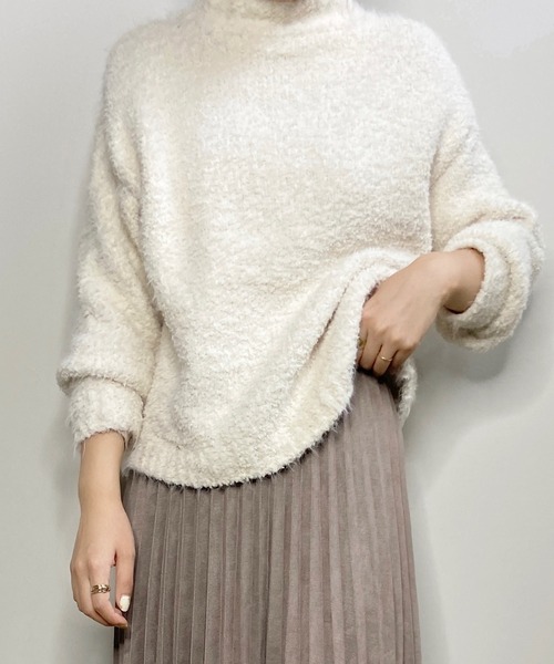 shopnikoniko(ショップニコニコ)の「フェザーモールモックネックニット(ニット/セーター・レディース・ブルー/グレイッシュベージュ/アイボリー/パープル・フリー)」の8枚目の写真