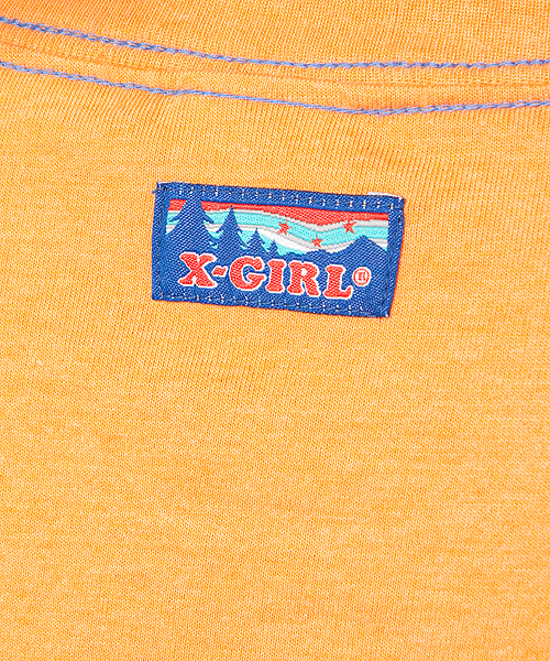 X-girl（エックスガール）の「CATERPILLAR LOGO S/S TEE（Tシャツ/カットソー・レディース・ホワイト/ブラック/アッシュグレー/オレンジ・2/1）」の12枚目の写真