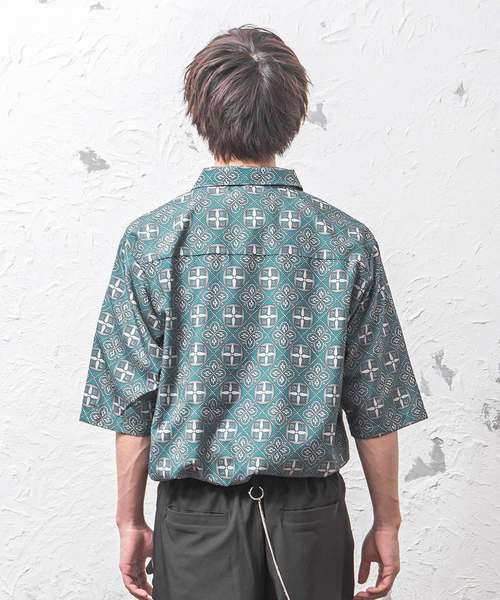 MinoriTY（マイノリティ）の「ハーフZIPシャツ/ワイドスリーブ/バティック（シャツ/ブラウス・メンズ・ブルーグリーン/チャコール・M/L）」の6枚目の写真