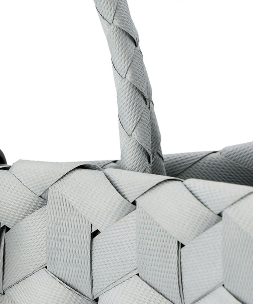 A/C DESIGN BY ALPHA CUBIC（エーシーデザインバイアルファキュービック）の「メルカドトートバック（トートバッグ・レディース・グレー/ネイビー・フリー）」の8枚目の写真