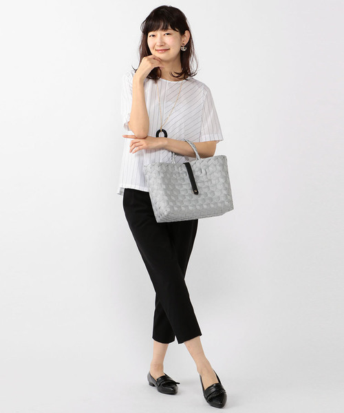 A/C DESIGN BY ALPHA CUBIC（エーシーデザインバイアルファキュービック）の「メルカドトートバック（トートバッグ・レディース・グレー/ネイビー・フリー）」の4枚目の写真