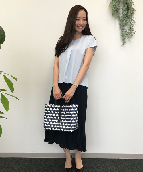 A/C DESIGN BY ALPHA CUBIC（エーシーデザインバイアルファキュービック）の「メルカドトートバック（トートバッグ・レディース・グレー/ネイビー・フリー）」の9枚目の写真