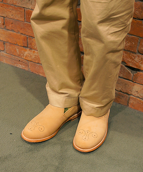 CIAOPANIC（チャオパニック）の「【CAMINAND】　BrogueingSlipOn（ドレスシューズ・メンズ・ブラック/ベージュ/ホワイト・8/9）」の3枚目の写真