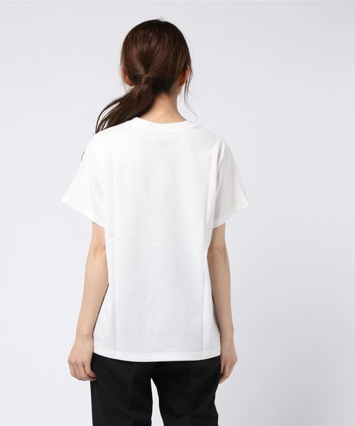 PUNYUS（プニュズ）の「ワンポイント草Tシャツ（Tシャツ/カットソー・レディース・ピンク/ホワイト/グリーン・1/2/3/4）」の6枚目の写真