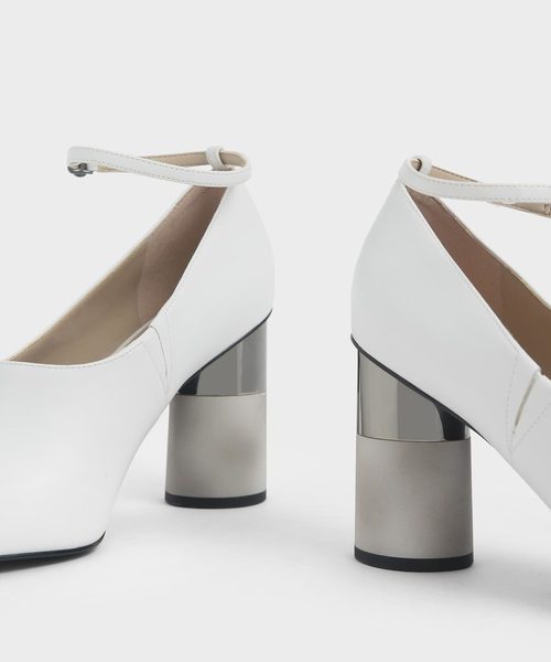 CHARLES & KEITH（チャールズ & キース）の「アンクルストラップ