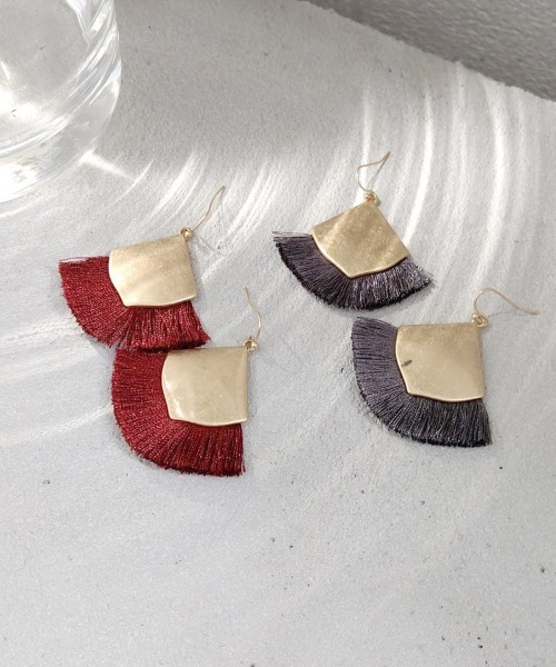 Bou Jeloud（ブージュルード）の「【WEB限定】カラーフリンジピアス（ピアス（両耳用）・レディース・ベージュ/レッド/ブルー・FREE）」の9枚目の写真