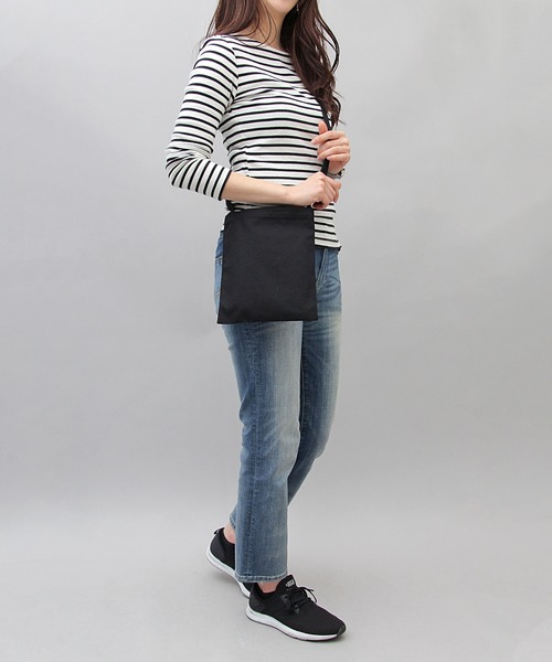 United Athle（ユナイテッドアスレ）の「United Athle / ユナイテッドアスレ / スタンダード キャンバス ミニ サコッシュ（ショルダーバッグ・メンズ・ブラック/ナチュラル・FREE）」の14枚目の写真