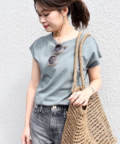 SHIPS(シップス)の「ニュアンスカラートップス◇(Tシャツ/カットソー・レディース・ブラウン/オフホワイト/オリーブ/ピンク/ダークグレー/ベージュ・ONE SIZE)」の5枚目の写真