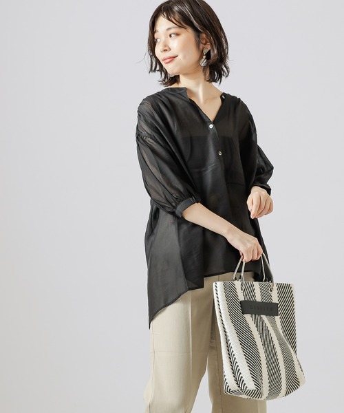 natural couture（ナチュラルクチュール）の「シアーカルゼギャザーブラウス（シャツ/ブラウス・レディース・ブラック/カーキ/アイボリー/ラベンダー/レンガ・FREE）」の6枚目の写真