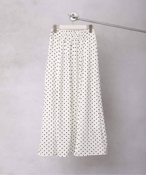 ap retro(アプレトロ)の「アソートプリントフレアロングスカート【ZOZO限定アイテム】(スカート・レディース・ブラック/ベージュ/オフホワイト/ホワイト系その他/ブラック系その他/ブラック系その他2/ホワイト系その他2・FREE)」の9枚目の写真
