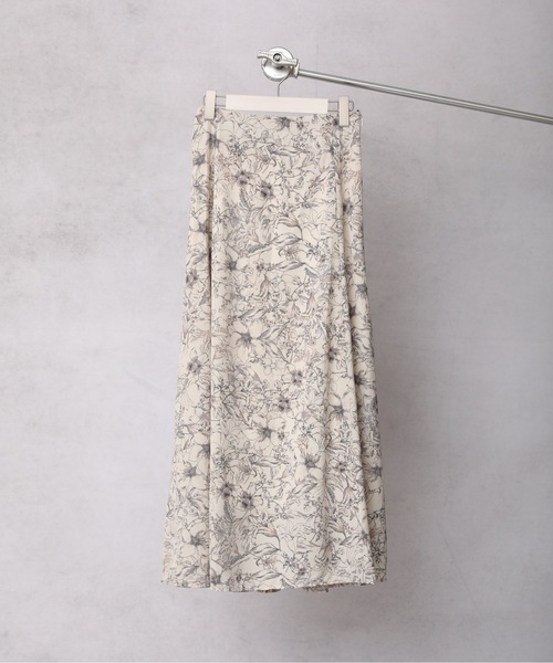 ap retro(アプレトロ)の「アソートプリントフレアロングスカート【ZOZO限定アイテム】(スカート・レディース・ブラック/ベージュ/オフホワイト/ホワイト系その他/ブラック系その他/ブラック系その他2/ホワイト系その他2・FREE)」の10枚目の写真