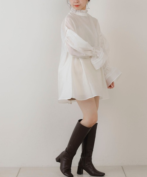 Chico（チコ）の「スタンドフリルレース切替チュニック（シャツ/ブラウス・レディース・ブラック/アイボリー/ライトベージュ・FREE）」の16枚目の写真