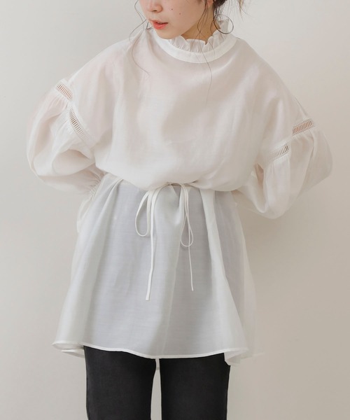 Chico（チコ）の「スタンドフリルレース切替チュニック（シャツ/ブラウス・レディース・ブラック/アイボリー/ライトベージュ・FREE）」の7枚目の写真