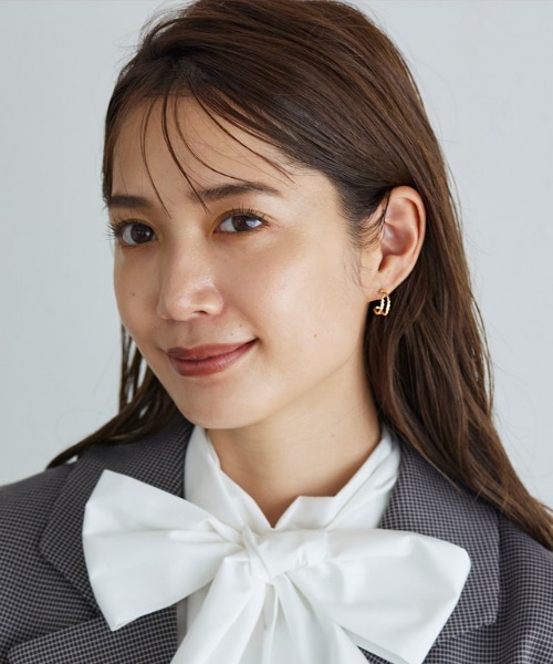 Pierrot(ピエロ)の「2typeフェイクダブルポストピアス(ピアス(両耳用)・レディース・シルバー/ゴールド/シルバー系その他/ゴールド系その他・FREE)」の12枚目の写真