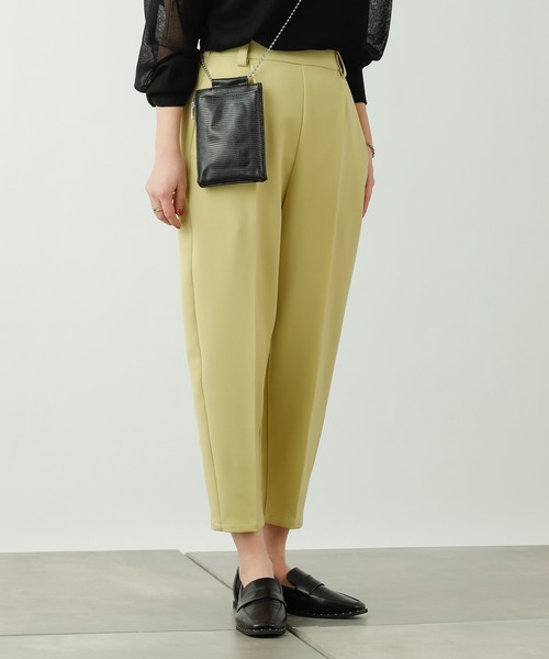COLONY 2139（コロニートゥーワンスリーナイン）の「ダブルクロスセンタープレステーパードパンツ(セットアップ可)（スラックス・レディース・ブラック/ベージュ/イエロー・SMALL/MEDIUM/LARGE）」の3枚目の写真