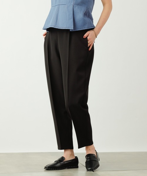 COLONY 2139（コロニートゥーワンスリーナイン）の「ダブルクロスセンタープレステーパードパンツ(セットアップ可)（スラックス・レディース・ブラック/ベージュ/イエロー・SMALL/MEDIUM/LARGE）」の8枚目の写真