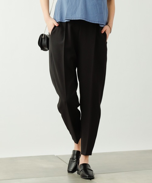 COLONY 2139（コロニートゥーワンスリーナイン）の「ダブルクロスセンタープレステーパードパンツ(セットアップ可)（スラックス・レディース・ブラック/ベージュ/イエロー・SMALL/MEDIUM/LARGE）」の22枚目の写真