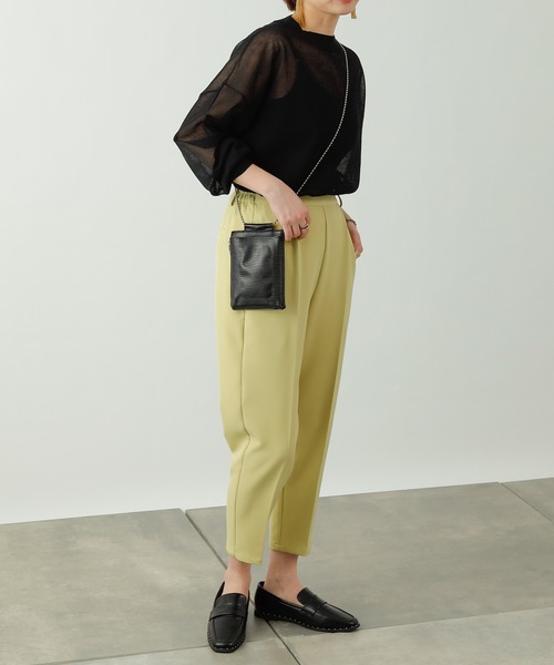 COLONY 2139（コロニートゥーワンスリーナイン）の「ダブルクロスセンタープレステーパードパンツ(セットアップ可)（スラックス・レディース・ブラック/ベージュ/イエロー・SMALL/MEDIUM/LARGE）」の20枚目の写真
