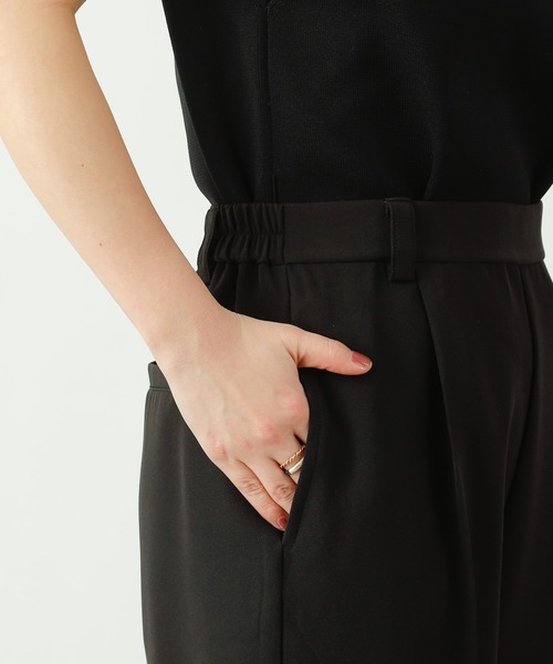 COLONY 2139（コロニートゥーワンスリーナイン）の「ダブルクロスセンタープレステーパードパンツ(セットアップ可)（スラックス・レディース・ブラック/ベージュ/イエロー・SMALL/MEDIUM/LARGE）」の21枚目の写真