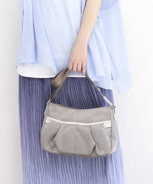 MK MICHEL KLEIN（エムケーミッシェルクラン）の「【撥水】タックデザインショルダー（ショルダーバッグ・レディース・モカ/カーキ/グレー/キナリ/ベージュ・00）」の3枚目の写真