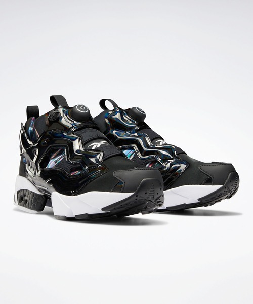Reebok(リーボック)の「インスタポンプ フューリー OG / Instapump Fury OG(スニーカー・メンズ・ホワイト×ブラック/ホワイト系その他・24.0cm/25.5cm/27.0cm/27.5cm/26.0cm/24.5cm/25.0cm/29.0cm/28.5cm/23.0cm/23.5cm/28.0cm/26.5cm/29.5cm)」の3枚目の写真