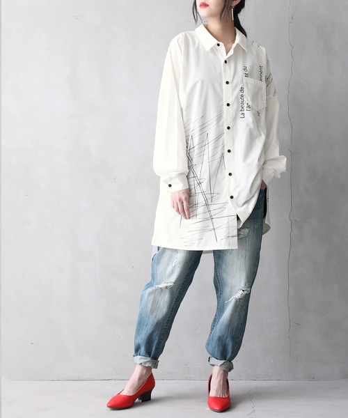 osharewalker（オシャレウォーカー）の「【廃盤】『アシメデザインプリントシャツ』（シャツ/ブラウス・レディース・オフホワイト・1/2）」の3枚目の写真