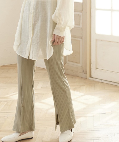 MATCH&more（マッチアンドモア）の「ランダムフレアスリットパンツ（その他パンツ・レディース・ブラウン/ブラック/グリーン・FREE）」の15枚目の写真