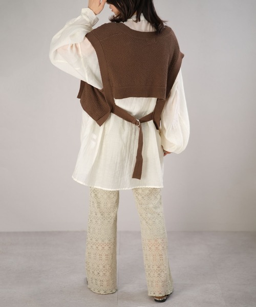 ＡＮＤＪ（アンドジェイ）の「バックベルトVネック綿混ニットベスト（ベスト・レディース・ブラウン/ブラック/ライトベージュ/カーキ・M）」の9枚目の写真