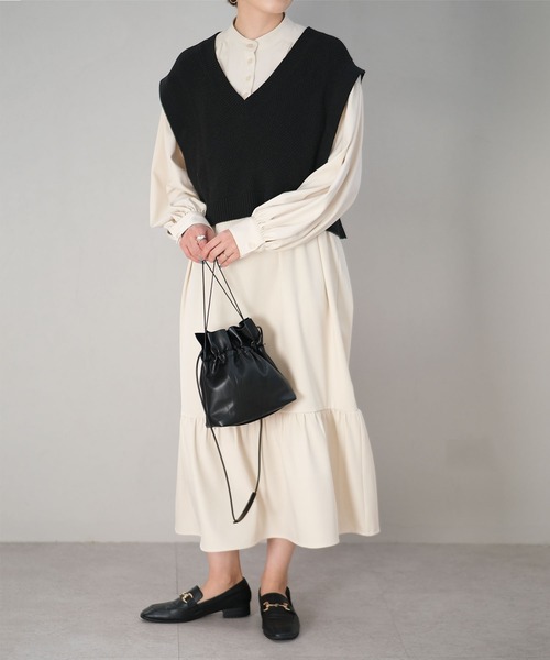 ＡＮＤＪ（アンドジェイ）の「バックベルトVネック綿混ニットベスト（ベスト・レディース・ブラウン/ブラック/ライトベージュ/カーキ・M）」の10枚目の写真