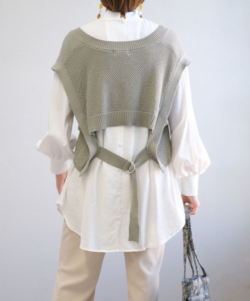 ＡＮＤＪ（アンドジェイ）の「バックベルトVネック綿混ニットベスト（ベスト・レディース・ブラウン/ブラック/ライトベージュ/カーキ・M）」の21枚目の写真