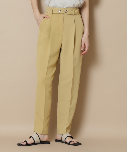 N.（N. Natural Beauty Basic）（エヌエヌナチュラルビューティーベーシック）の「◆ボタンディテールベルトタックパンツ（その他パンツ・レディース・ライトベージュ/イエロー/ブラック・MEDIUM）」の4枚目の写真