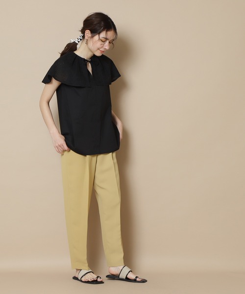 N.（N. Natural Beauty Basic）（エヌエヌナチュラルビューティーベーシック）の「◆ボタンディテールベルトタックパンツ（その他パンツ・レディース・ライトベージュ/イエロー/ブラック・MEDIUM）」の6枚目の写真