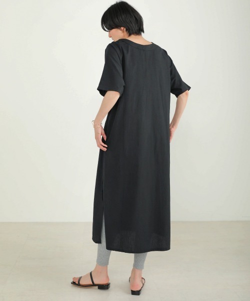 Bou Jeloud（ブージュルード）の「Vネックセンターラインサックワンピース（ワンピース・レディース・ブラック/ベージュ/アイボリー・FREE）」の17枚目の写真