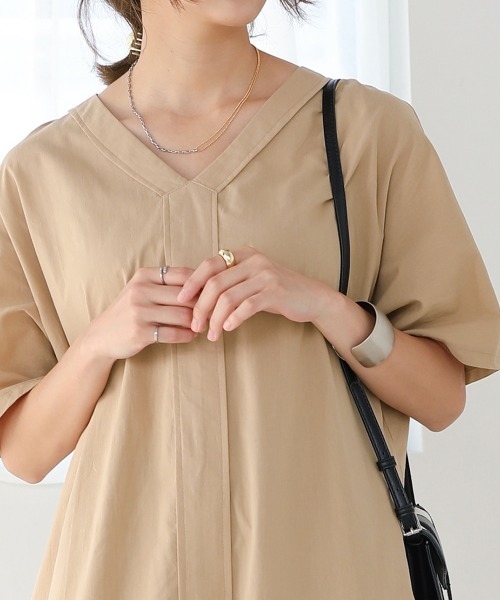 Bou Jeloud（ブージュルード）の「Vネックセンターラインサックワンピース（ワンピース・レディース・ブラック/ベージュ/アイボリー・FREE）」の11枚目の写真