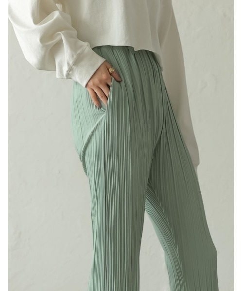 Re:EDIT(リエディ)の「マットボドレープリーツキックフレアパンツ(その他パンツ・レディース・ベージュ/ブルーグリーン/ブラック/オフホワイト・AS/BM/LARGE/SMALL/AM/BS/MEDIUM)」の7枚目の写真
