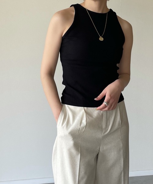 y/m by misato（イムバイミサト）の「カットリブアメスリタンクトップ（タンクトップ・レディース・ブラック/ベージュ/オフホワイト・FREE）」の2枚目の写真