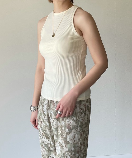 y/m by misato（イムバイミサト）の「カットリブアメスリタンクトップ（タンクトップ・レディース・ブラック/ベージュ/オフホワイト・FREE）」の21枚目の写真