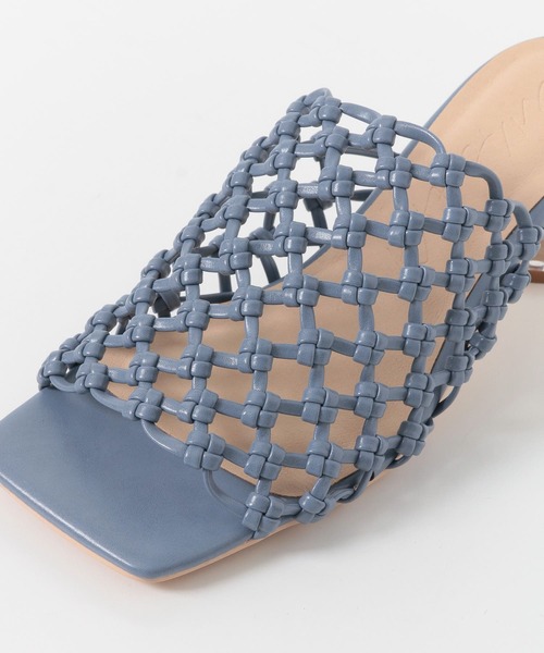 KBF+(ケービーエフプラス)の「KBF+ クリアヒールメッシュミュール(サンダル・レディース・ブルー/キャメル・38/37)」の10枚目の写真