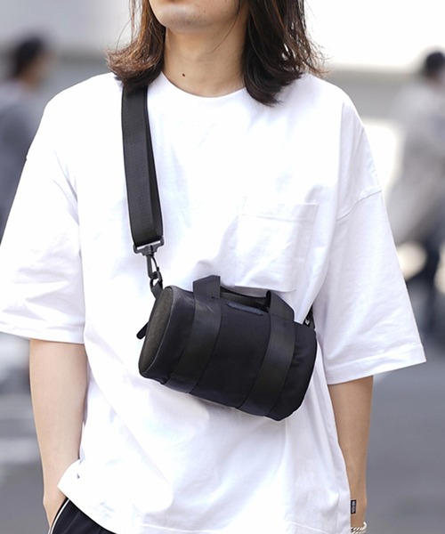 OUTDOOR PRODUCTS(アウトドアプロダクツ)の「OUTDOOR PRODUCTS MINI ROLL BOSTN BAG(ショルダーバッグ・メンズ・ブラック・ONE SIZE)」の22枚目の写真