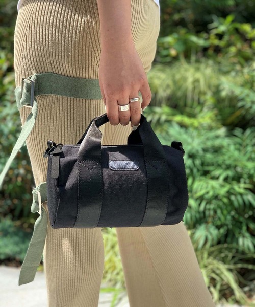 OUTDOOR PRODUCTS(アウトドアプロダクツ)の「OUTDOOR PRODUCTS MINI ROLL BOSTN BAG(ショルダーバッグ・メンズ・ブラック・ONE SIZE)」の20枚目の写真