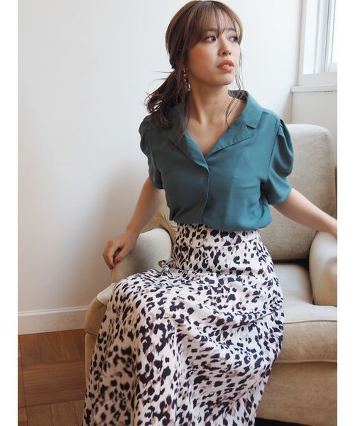 EVRIS（エヴリス）の「パワーショルダーオープンカラーシャツ（シャツ/ブラウス・レディース・ホワイト/ベージュ/ブルー・FREE）」の19枚目の写真