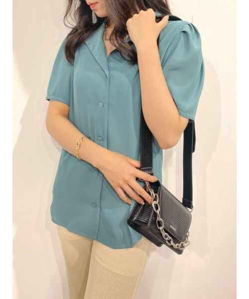 EVRIS（エヴリス）の「パワーショルダーオープンカラーシャツ（シャツ/ブラウス・レディース・ホワイト/ベージュ/ブルー・FREE）」の15枚目の写真