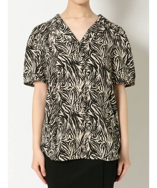 EVRIS（エヴリス）の「パワーショルダーオープンカラーシャツ（シャツ/ブラウス・レディース・ホワイト/ベージュ/ブルー・FREE）」の21枚目の写真